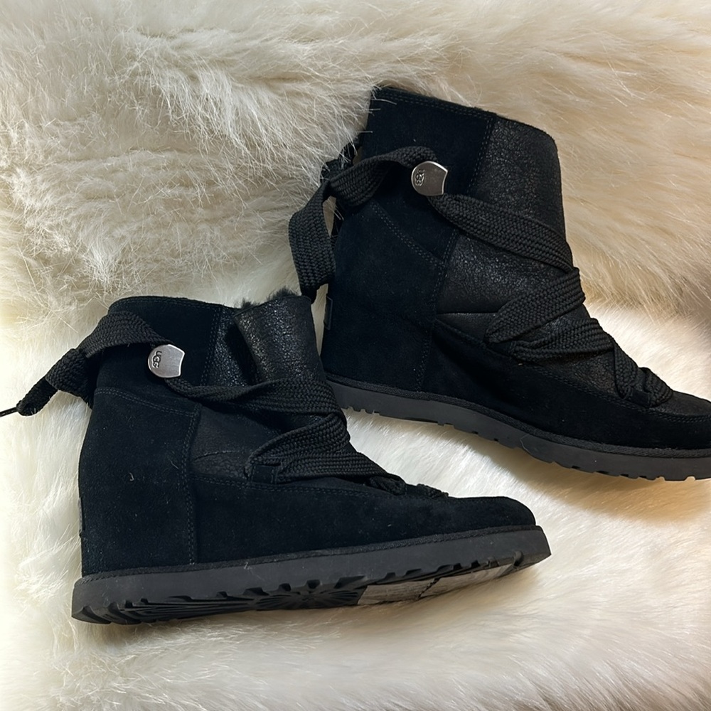 UGG Classic Femme Lace-Up Black Size 8